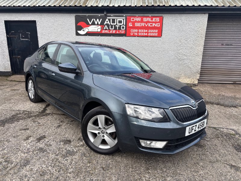 Grey Skoda Octavia 1.2 TSI SE Hatchback 5dr Petrol Manual Euro 5 s/s 105 ps