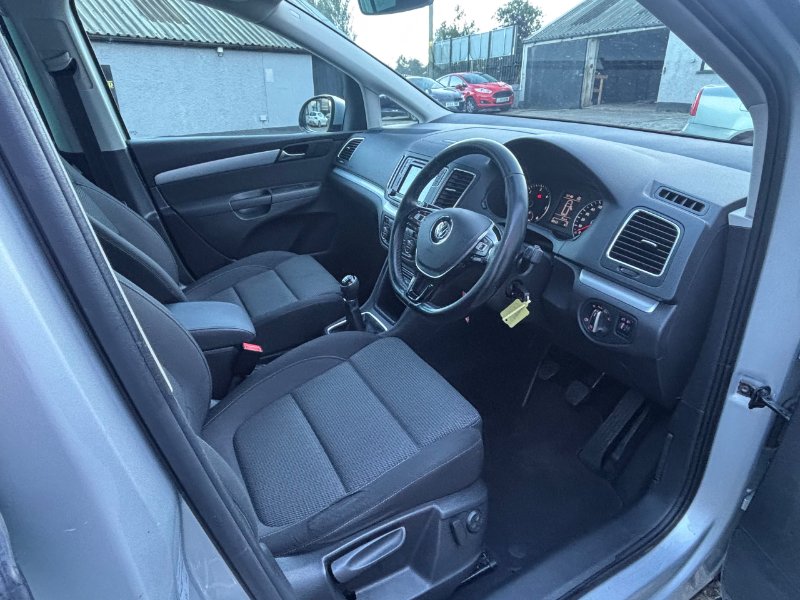 Silver 2016 Volkswagen Sharan 2.0 TDI BlueMotion Tech SE MPV 5dr Diesel Manual Euro 6 s/s 150 ps in Ballyclare