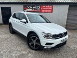 White Volkswagen Tiguan 2.0 TDI BlueMotion Tech SE Navigation SUV 5dr Diesel Manual Euro 6 s/s 150 ps
